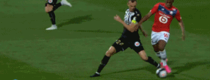 詹姆斯更新社媒：那些黑子们真走上球场，当场就会吓得尿裤子