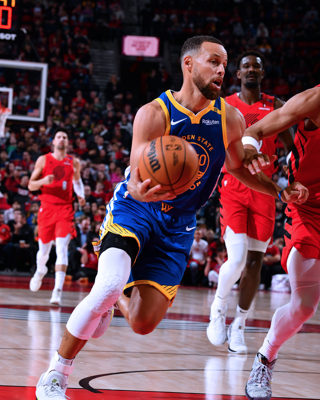 邮报：曼联希望姆伯莫等人对伯恩茅斯后去非洲杯，将进行谈判（邮报：曼联希望姆伯莫等人对阵伯恩茅斯后再赴非洲杯，将展开谈判）