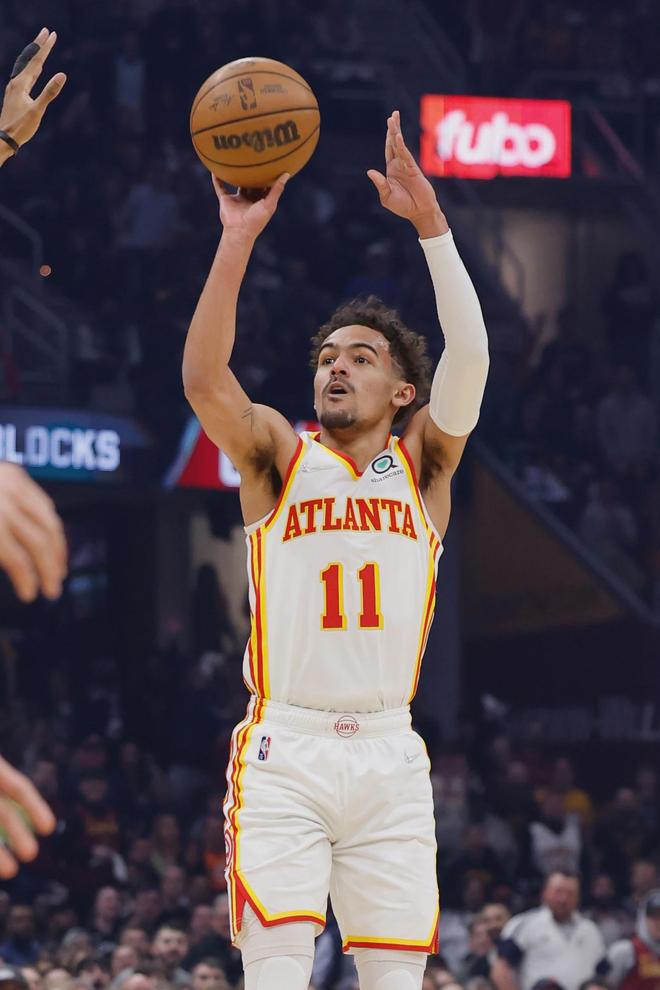 切尔西防线愈稳查洛巴已成核心 詹姆斯如同战神（切尔西防线日益稳固，查洛巴成中坚，詹姆斯宛如战神）